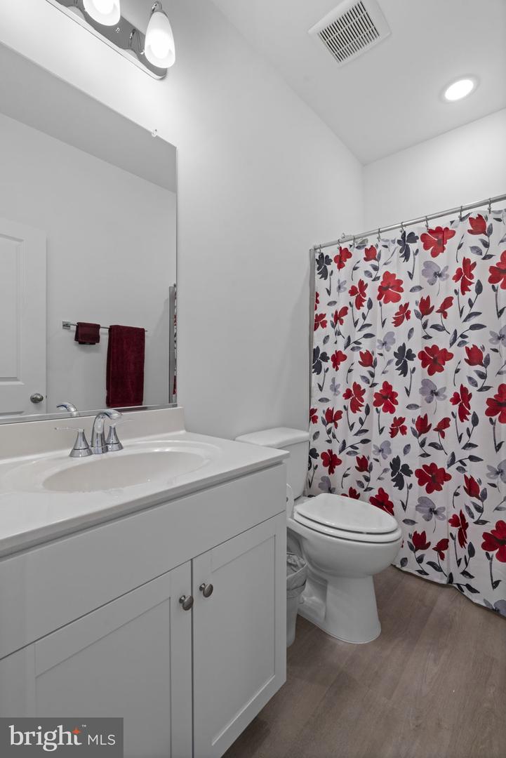 14303 YESLER AVE, CHANTILLY, Virginia 20151, 3 Bedrooms Bedrooms, ,2 BathroomsBathrooms,Residential,For sale,14303 YESLER AVE,VAFX2256466 MLS # VAFX2256466