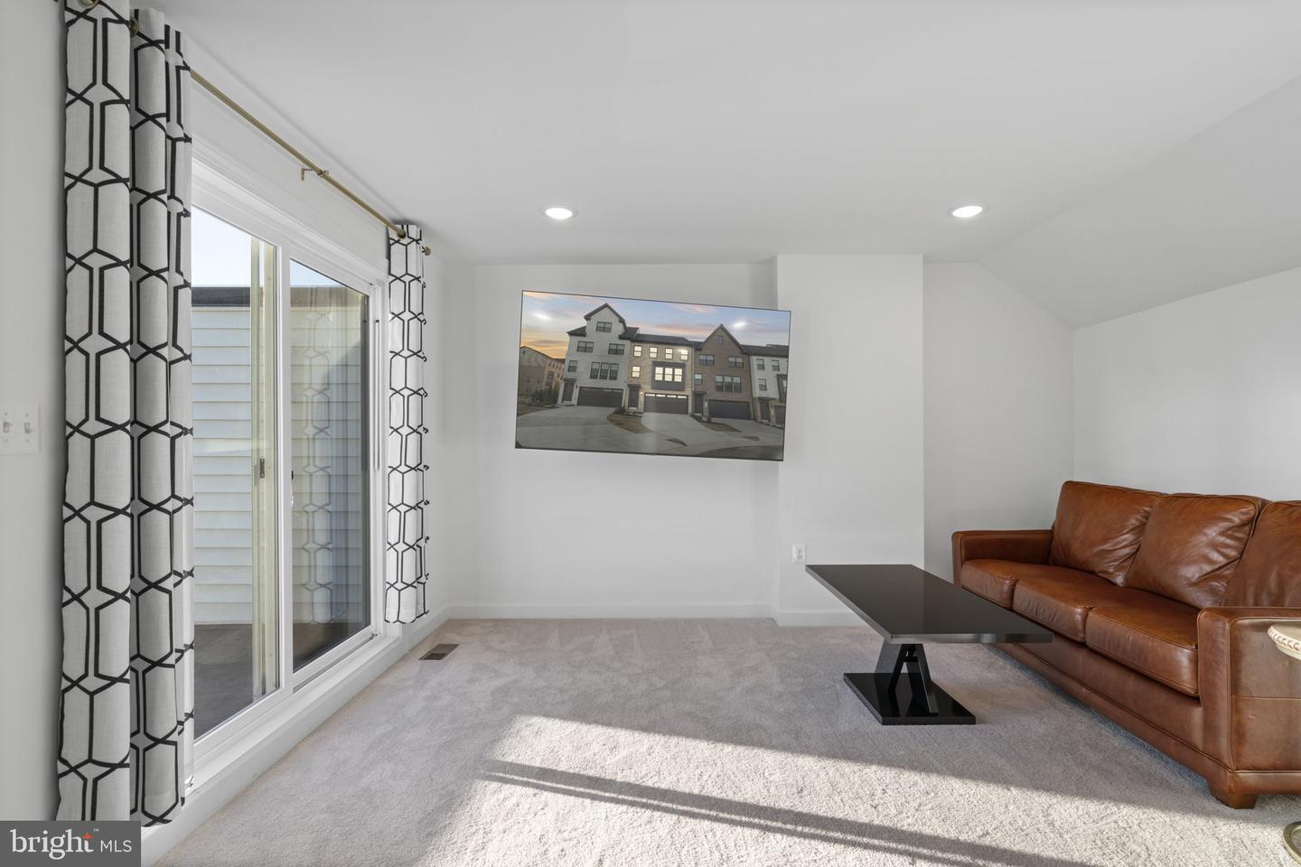 14303 YESLER AVE, CHANTILLY, Virginia 20151, 3 Bedrooms Bedrooms, ,2 BathroomsBathrooms,Residential,For sale,14303 YESLER AVE,VAFX2256466 MLS # VAFX2256466