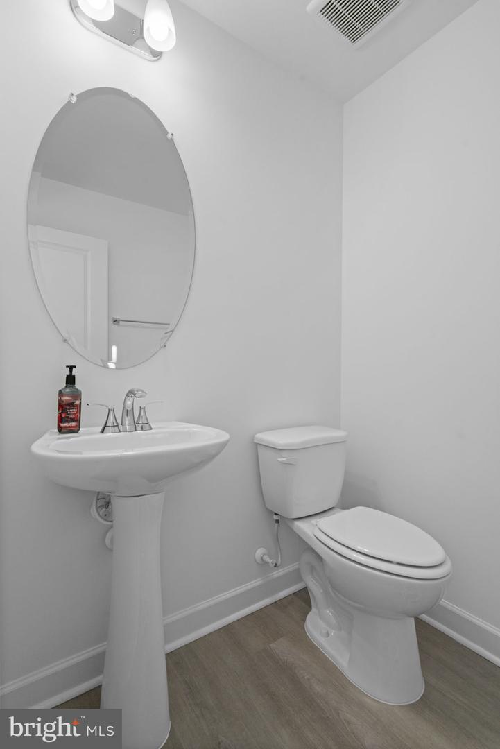 14303 YESLER AVE, CHANTILLY, Virginia 20151, 3 Bedrooms Bedrooms, ,2 BathroomsBathrooms,Residential,For sale,14303 YESLER AVE,VAFX2256466 MLS # VAFX2256466