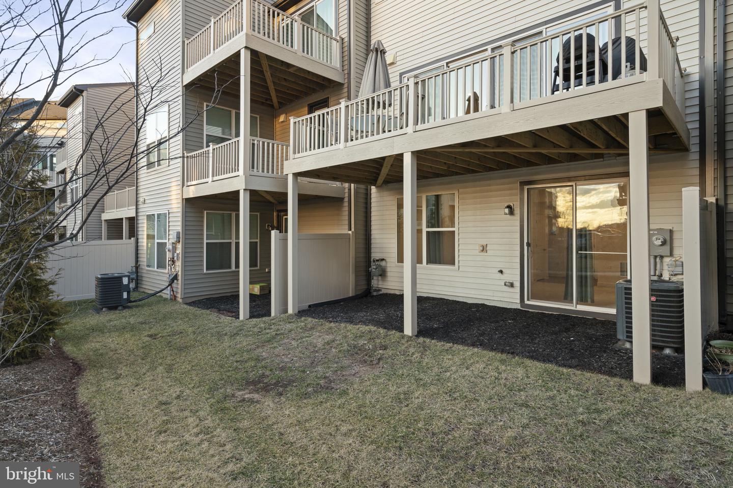 14303 YESLER AVE, CHANTILLY, Virginia 20151, 3 Bedrooms Bedrooms, ,2 BathroomsBathrooms,Residential,For sale,14303 YESLER AVE,VAFX2256466 MLS # VAFX2256466