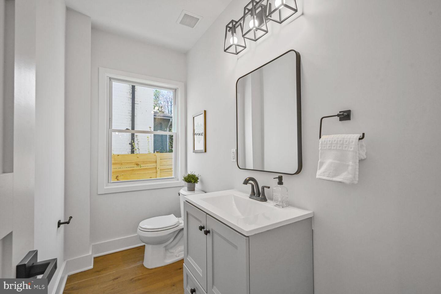 5310 14TH ST NW, WASHINGTON, District Of Columbia 20011, 7 Bedrooms Bedrooms, 10 Rooms Rooms,6 BathroomsBathrooms,Residential,For sale,5310 14TH ST NW,DCDC2211076 MLS # DCDC2211076