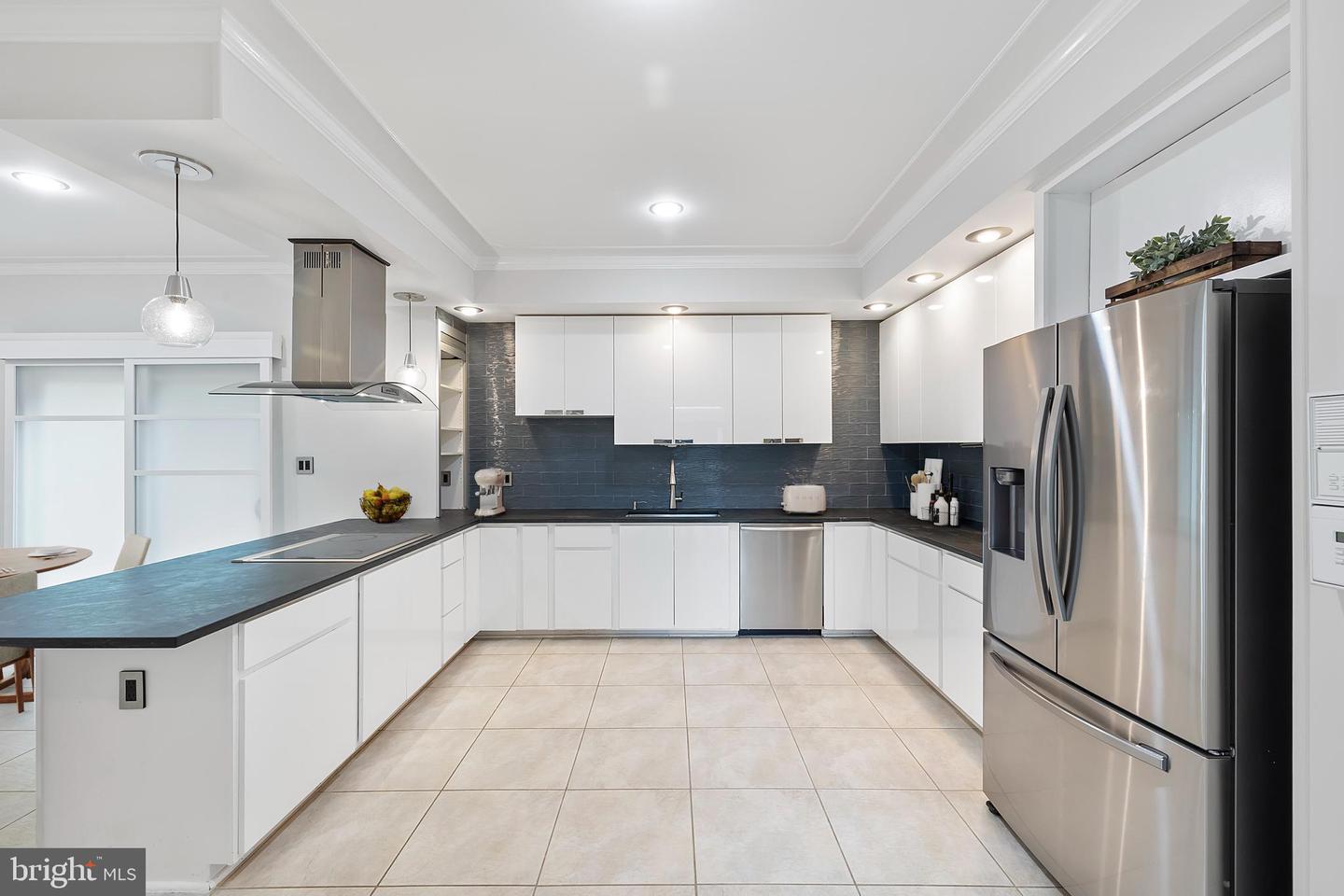 8126 HADDINGTON CT, FAIRFAX STATION, Virginia 22039, 4 Bedrooms Bedrooms, ,5 BathroomsBathrooms,Residential,For sale,8126 HADDINGTON CT,VAFX2218974 MLS # VAFX2218974