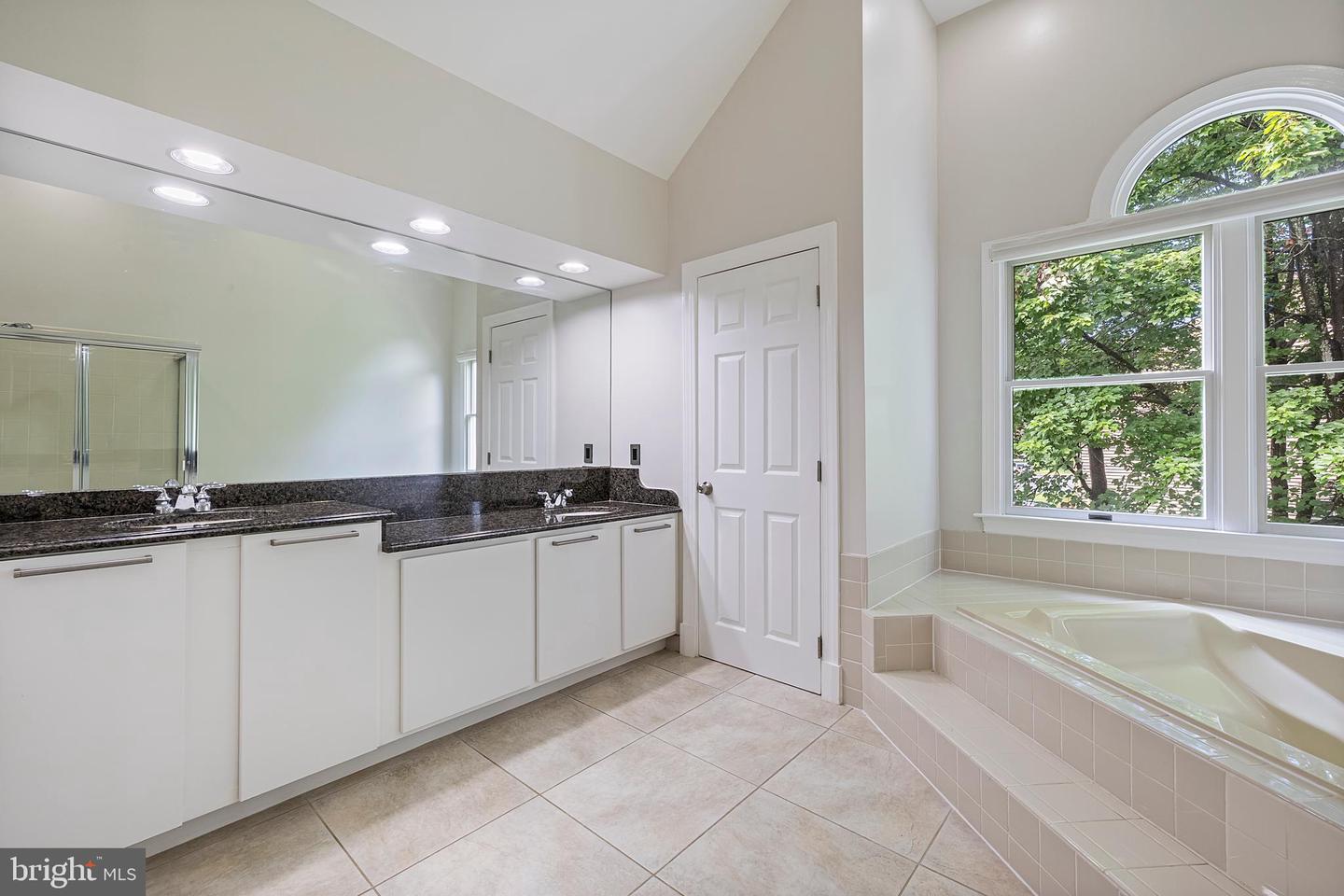 8126 HADDINGTON CT, FAIRFAX STATION, Virginia 22039, 4 Bedrooms Bedrooms, ,5 BathroomsBathrooms,Residential,For sale,8126 HADDINGTON CT,VAFX2218974 MLS # VAFX2218974