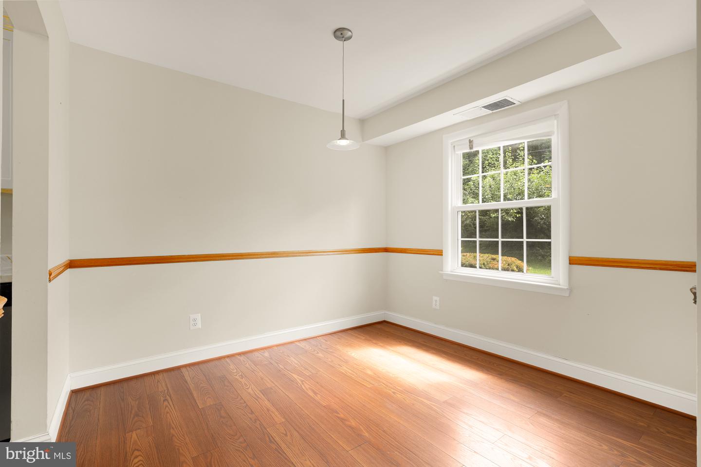 3975 LYNDHURST DR #103, FAIRFAX, Virginia 22031, 1 Bedroom Bedrooms, ,1 BathroomBathrooms,Residential,For sale,3975 LYNDHURST DR #103,VAFC2005814 MLS # VAFC2005814