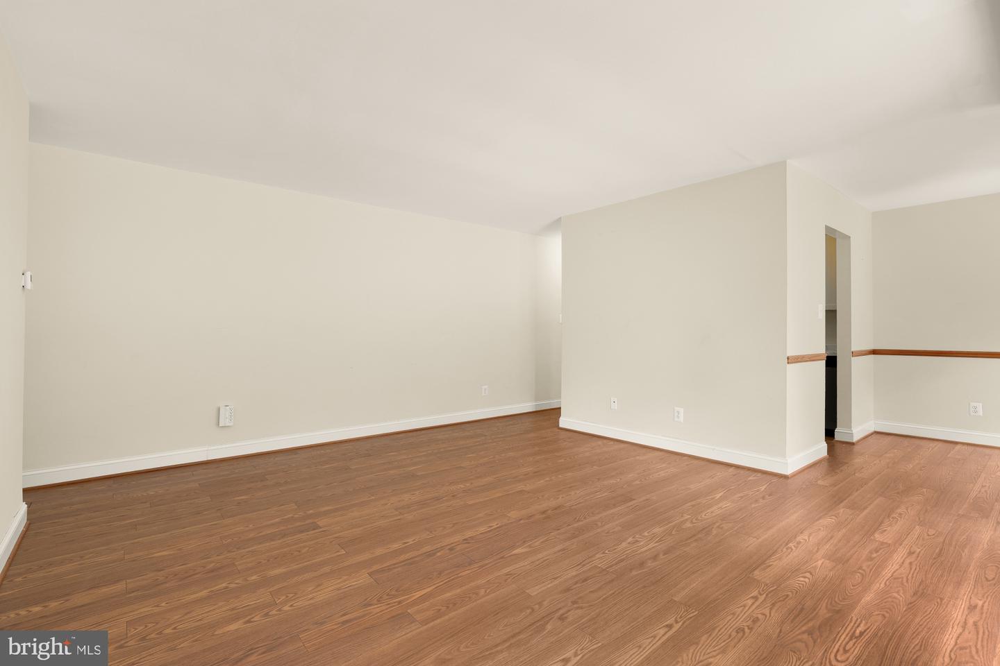 3975 LYNDHURST DR #103, FAIRFAX, Virginia 22031, 1 Bedroom Bedrooms, ,1 BathroomBathrooms,Residential,For sale,3975 LYNDHURST DR #103,VAFC2005814 MLS # VAFC2005814