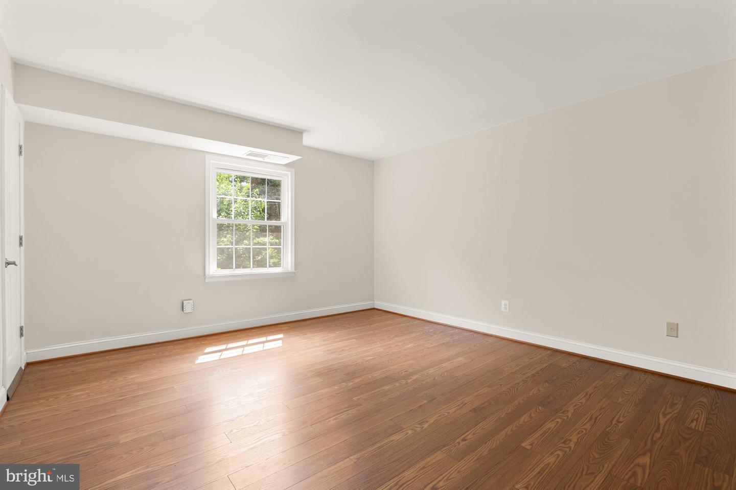 3975 LYNDHURST DR #103, FAIRFAX, Virginia 22031, 1 Bedroom Bedrooms, ,1 BathroomBathrooms,Residential,For sale,3975 LYNDHURST DR #103,VAFC2005814 MLS # VAFC2005814