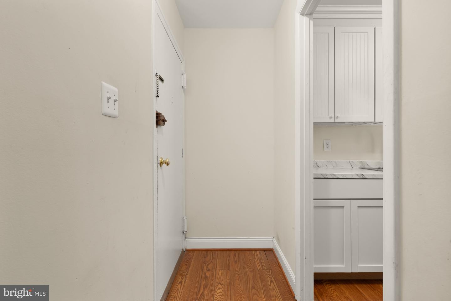 3975 LYNDHURST DR #103, FAIRFAX, Virginia 22031, 1 Bedroom Bedrooms, ,1 BathroomBathrooms,Residential,For sale,3975 LYNDHURST DR #103,VAFC2005814 MLS # VAFC2005814