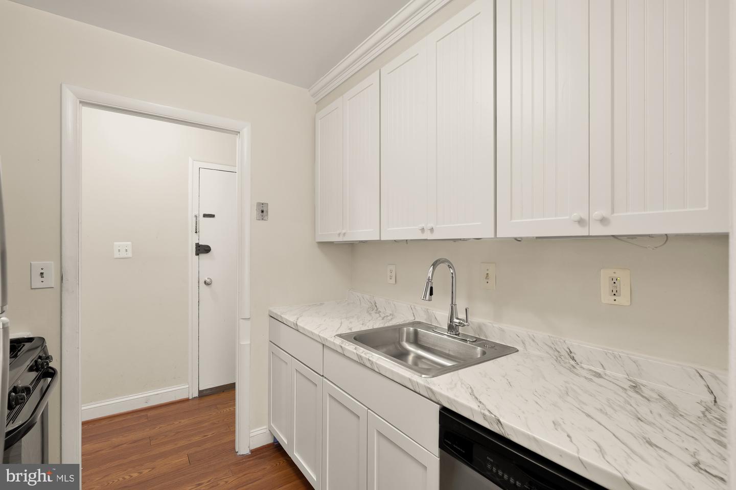 3975 LYNDHURST DR #103, FAIRFAX, Virginia 22031, 1 Bedroom Bedrooms, ,1 BathroomBathrooms,Residential,For sale,3975 LYNDHURST DR #103,VAFC2005814 MLS # VAFC2005814