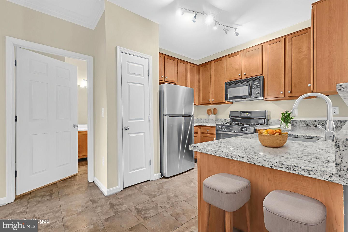 4850 EISENHOWER AVE #201, ALEXANDRIA, Virginia 22304, 2 Bedrooms Bedrooms, ,2 BathroomsBathrooms,Residential,For sale,4850 EISENHOWER AVE #201,VAAX2043484 MLS # VAAX2043484