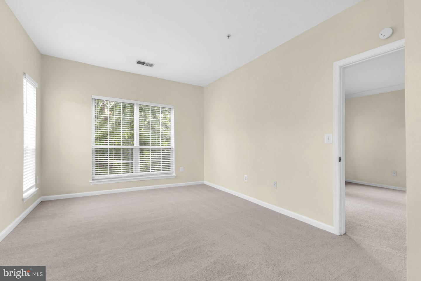 4850 EISENHOWER AVE #201, ALEXANDRIA, Virginia 22304, 2 Bedrooms Bedrooms, ,2 BathroomsBathrooms,Residential,For sale,4850 EISENHOWER AVE #201,VAAX2043484 MLS # VAAX2043484