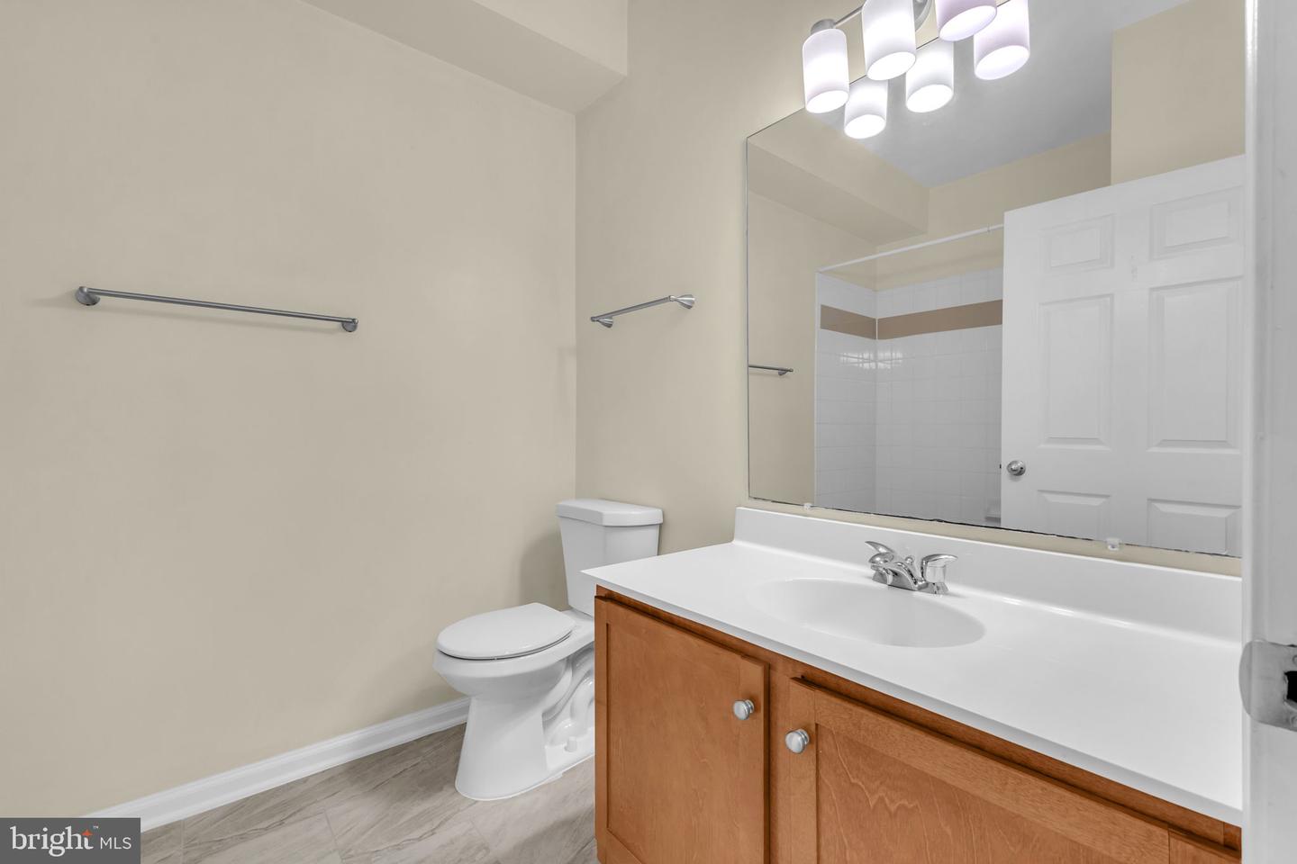 4850 EISENHOWER AVE #201, ALEXANDRIA, Virginia 22304, 2 Bedrooms Bedrooms, ,2 BathroomsBathrooms,Residential,For sale,4850 EISENHOWER AVE #201,VAAX2043484 MLS # VAAX2043484