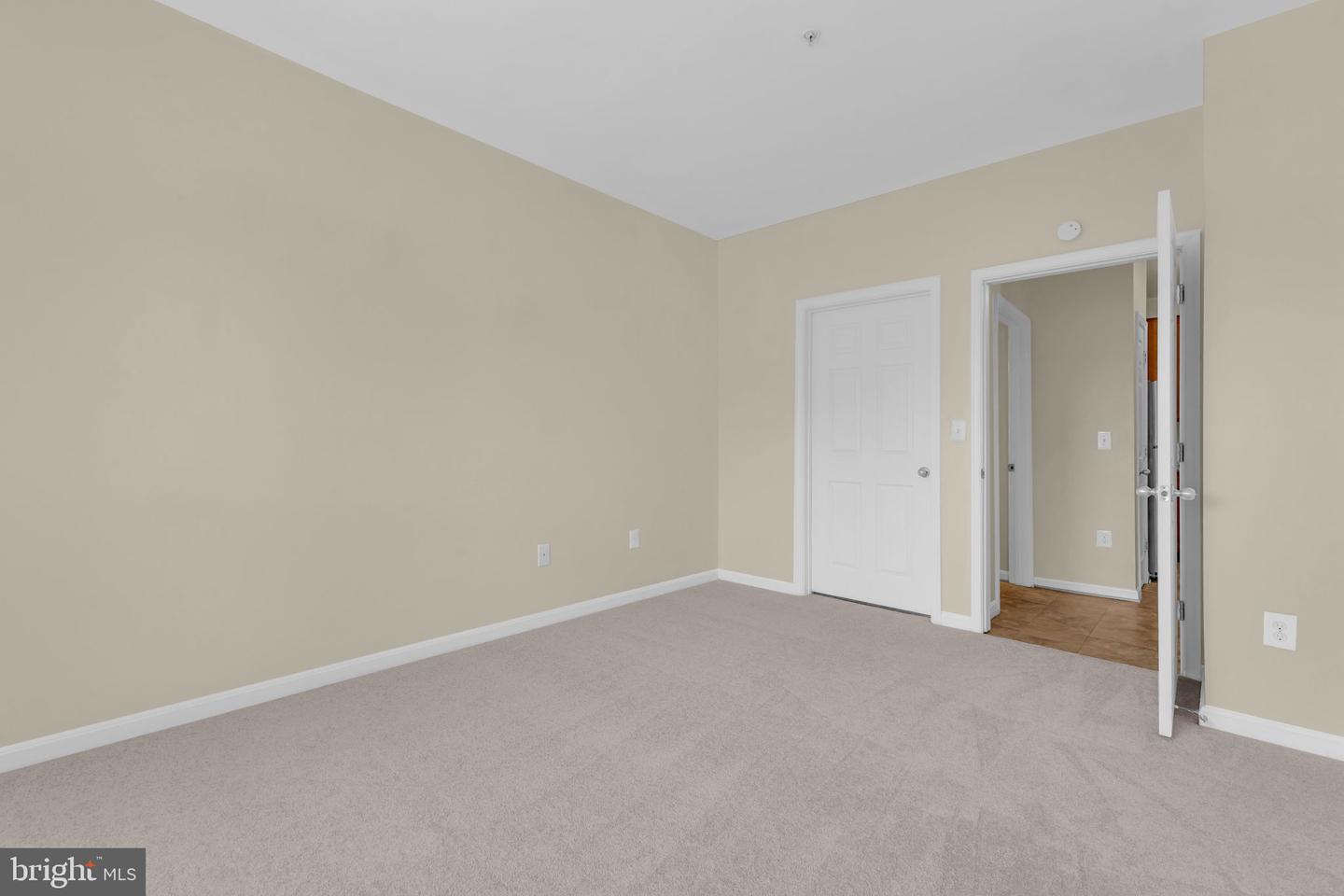 4850 EISENHOWER AVE #201, ALEXANDRIA, Virginia 22304, 2 Bedrooms Bedrooms, ,2 BathroomsBathrooms,Residential,For sale,4850 EISENHOWER AVE #201,VAAX2043484 MLS # VAAX2043484