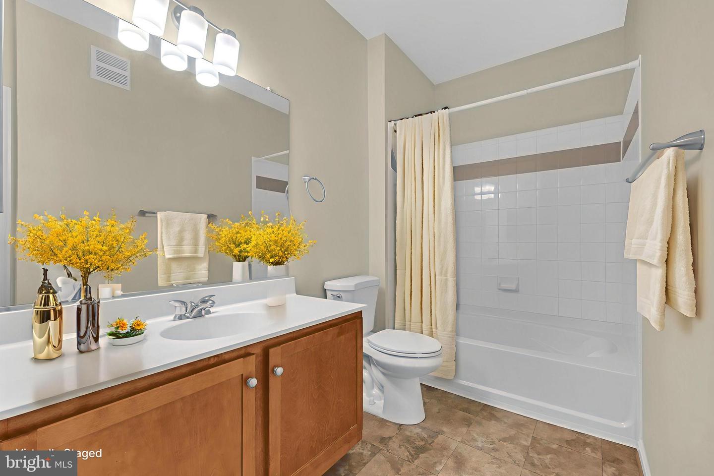 4850 EISENHOWER AVE #201, ALEXANDRIA, Virginia 22304, 2 Bedrooms Bedrooms, ,2 BathroomsBathrooms,Residential,For sale,4850 EISENHOWER AVE #201,VAAX2043484 MLS # VAAX2043484