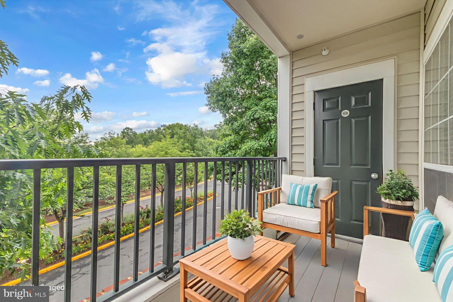 4850 EISENHOWER AVE #201, ALEXANDRIA, Virginia 22304, 2 Bedrooms Bedrooms, ,2 BathroomsBathrooms,Residential,For sale,4850 EISENHOWER AVE #201,VAAX2043484 MLS # VAAX2043484