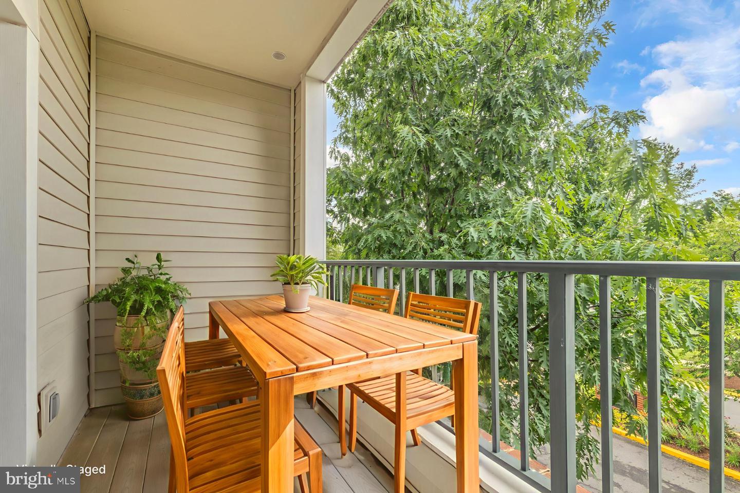 4850 EISENHOWER AVE #201, ALEXANDRIA, Virginia 22304, 2 Bedrooms Bedrooms, ,2 BathroomsBathrooms,Residential,For sale,4850 EISENHOWER AVE #201,VAAX2043484 MLS # VAAX2043484