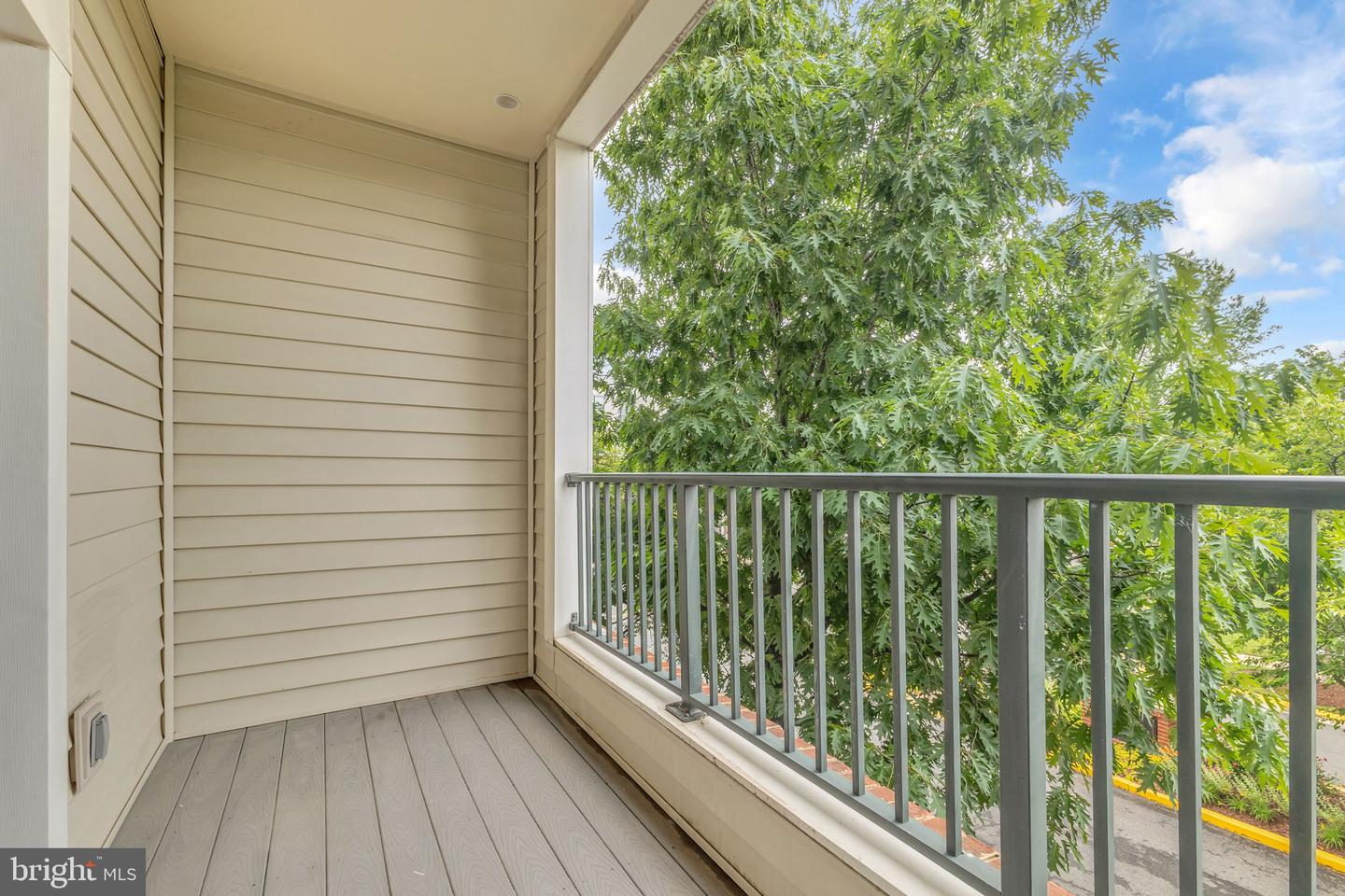 4850 EISENHOWER AVE #201, ALEXANDRIA, Virginia 22304, 2 Bedrooms Bedrooms, ,2 BathroomsBathrooms,Residential,For sale,4850 EISENHOWER AVE #201,VAAX2043484 MLS # VAAX2043484