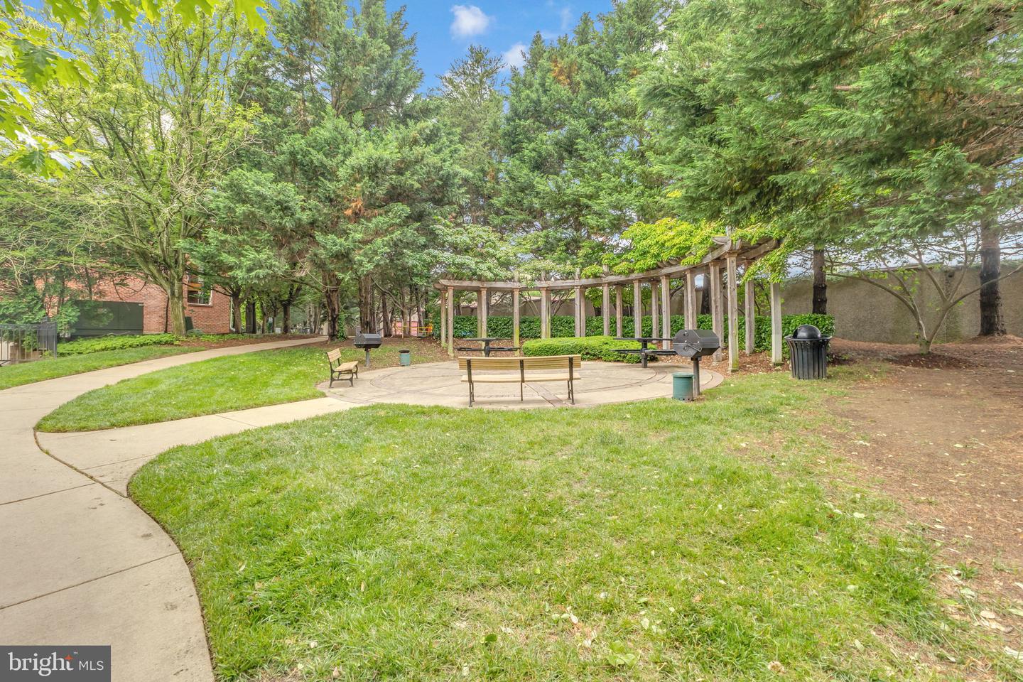4850 EISENHOWER AVE #201, ALEXANDRIA, Virginia 22304, 2 Bedrooms Bedrooms, ,2 BathroomsBathrooms,Residential,For sale,4850 EISENHOWER AVE #201,VAAX2043484 MLS # VAAX2043484