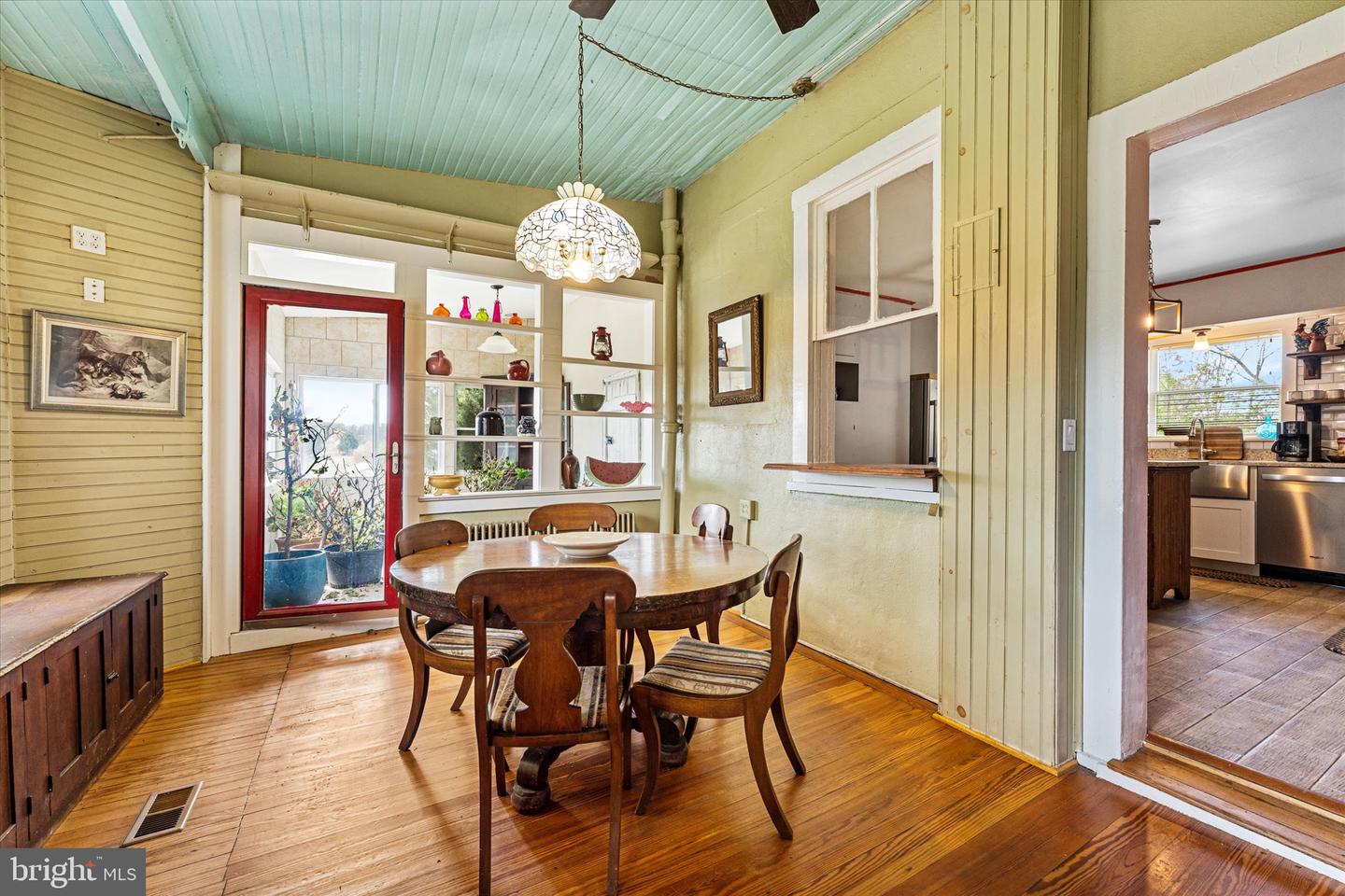 36625 SHOEMAKER SCHOOL RD, PURCELLVILLE, Virginia 20132, 5 Bedrooms Bedrooms, ,2 BathroomsBathrooms,Residential,For sale,36625 SHOEMAKER SCHOOL RD,VALO2093442 MLS # VALO2093442