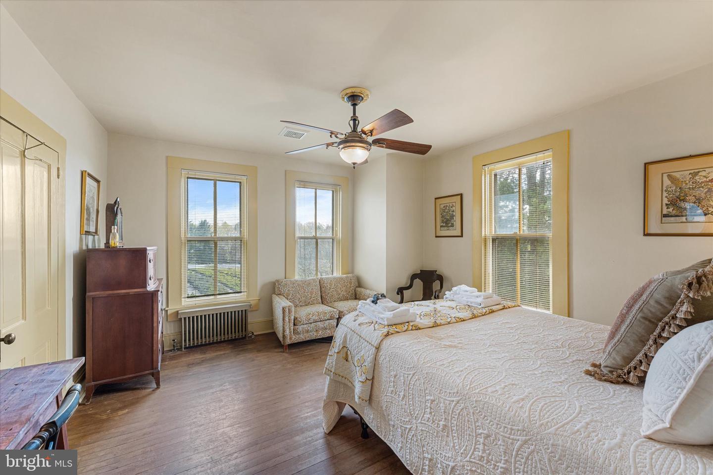 36625 SHOEMAKER SCHOOL RD, PURCELLVILLE, Virginia 20132, 5 Bedrooms Bedrooms, ,2 BathroomsBathrooms,Residential,For sale,36625 SHOEMAKER SCHOOL RD,VALO2093442 MLS # VALO2093442