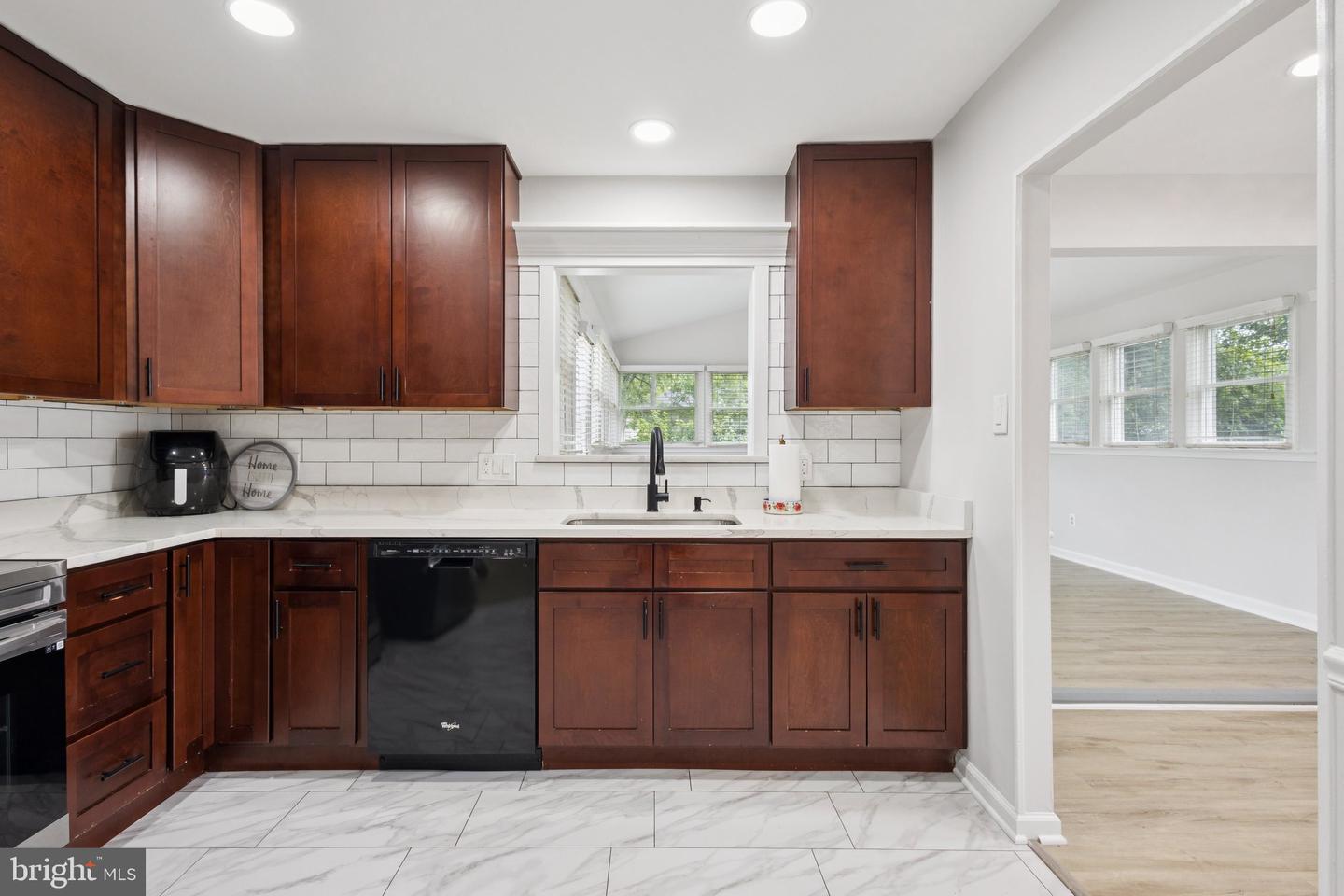 603 WILLIAMSBURG RD, STERLING, Virginia 20164, 4 Bedrooms Bedrooms, ,3 BathroomsBathrooms,Residential,For sale,603 WILLIAMSBURG RD,VALO2094694 MLS # VALO2094694