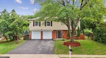 603 WILLIAMSBURG RD, STERLING, Virginia 20164, 4 Bedrooms Bedrooms, ,3 BathroomsBathrooms,Residential,For sale,603 WILLIAMSBURG RD,VALO2094694 MLS # VALO2094694