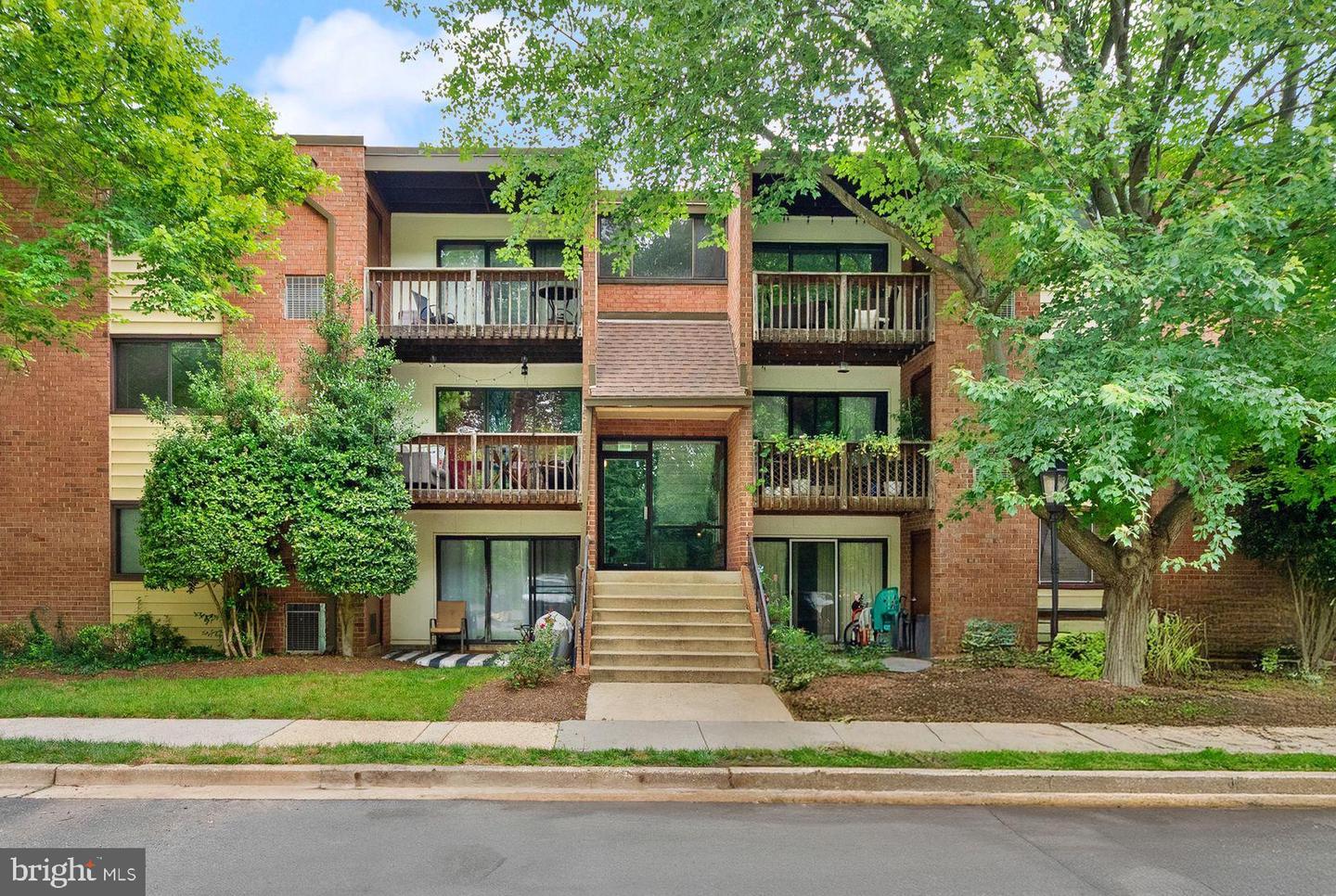 10720 W WEST DR #101, FAIRFAX, Virginia 22030, 2 Bedrooms Bedrooms, ,1 BathroomBathrooms,Residential,For sale,10720 W WEST DR #101,VAFC2006384 MLS # VAFC2006384