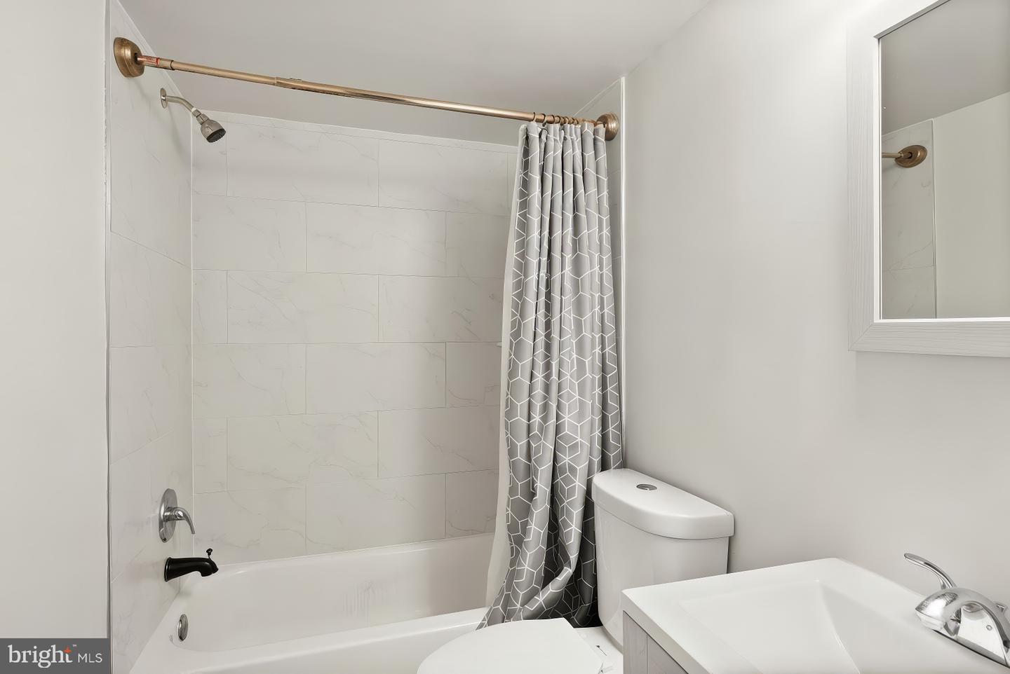 10720 W WEST DR #101, FAIRFAX, Virginia 22030, 2 Bedrooms Bedrooms, ,1 BathroomBathrooms,Residential,For sale,10720 W WEST DR #101,VAFC2006384 MLS # VAFC2006384