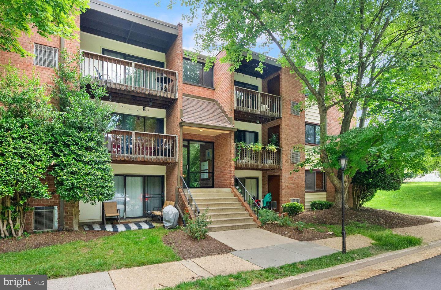 10720 W WEST DR #101, FAIRFAX, Virginia 22030, 2 Bedrooms Bedrooms, ,1 BathroomBathrooms,Residential,For sale,10720 W WEST DR #101,VAFC2006384 MLS # VAFC2006384