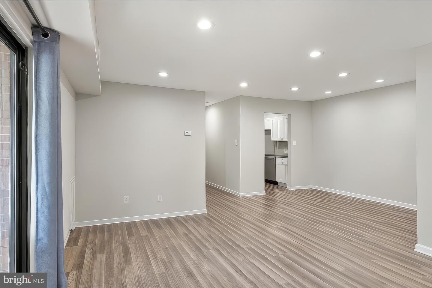 10720 W WEST DR #101, FAIRFAX, Virginia 22030, 2 Bedrooms Bedrooms, ,1 BathroomBathrooms,Residential,For sale,10720 W WEST DR #101,VAFC2006384 MLS # VAFC2006384