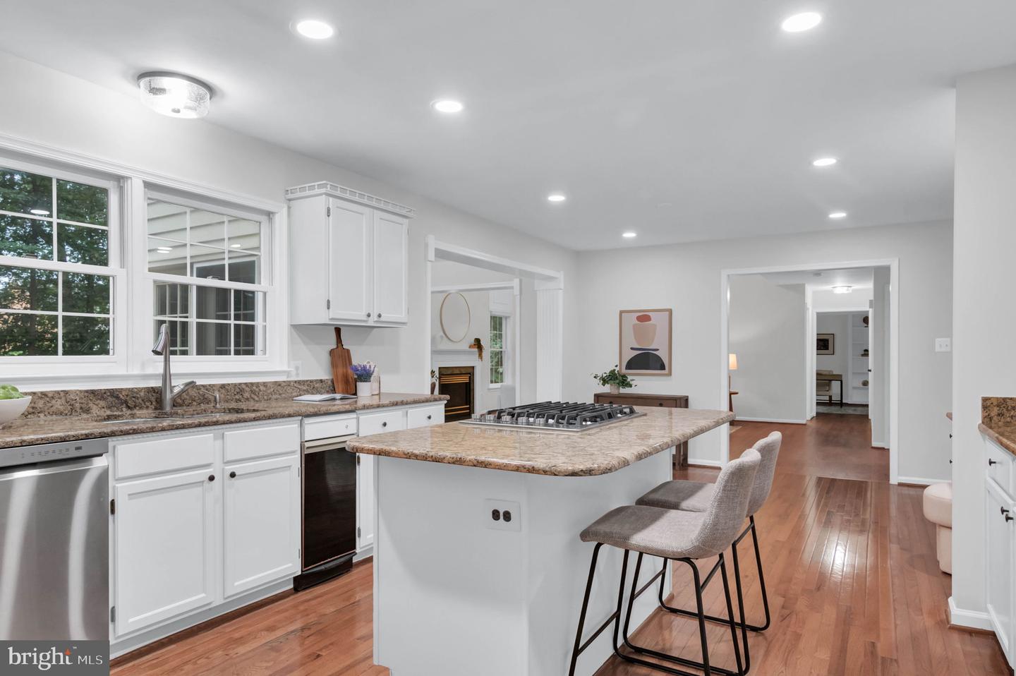 3270 WILLOW GLEN DR, HERNDON, Virginia 20171, 6 Bedrooms Bedrooms, ,4 BathroomsBathrooms,Residential,For sale,3270 WILLOW GLEN DR,VAFX2243476 MLS # VAFX2243476