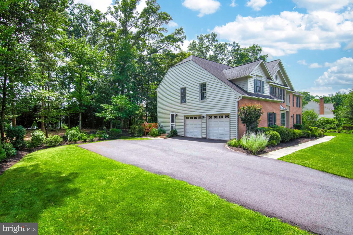 3270 WILLOW GLEN DR, HERNDON, Virginia 20171, 6 Bedrooms Bedrooms, ,4 BathroomsBathrooms,Residential,For sale,3270 WILLOW GLEN DR,VAFX2243476 MLS # VAFX2243476