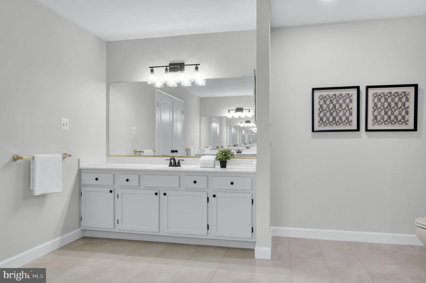 3270 WILLOW GLEN DR, HERNDON, Virginia 20171, 6 Bedrooms Bedrooms, ,4 BathroomsBathrooms,Residential,For sale,3270 WILLOW GLEN DR,VAFX2243476 MLS # VAFX2243476
