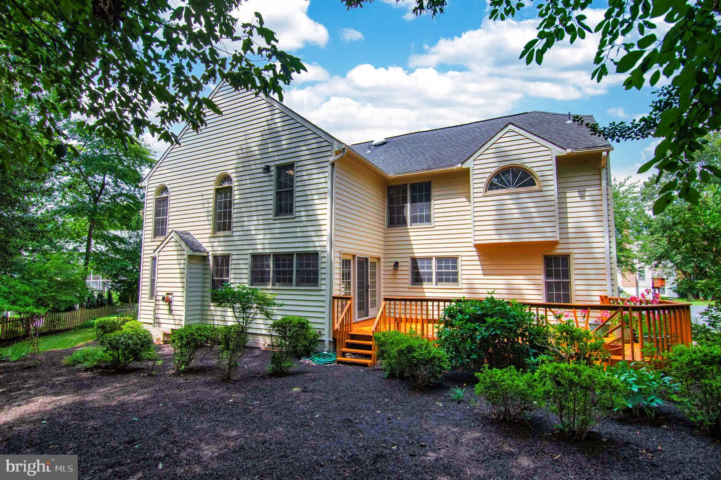 3270 WILLOW GLEN DR, HERNDON, Virginia 20171, 6 Bedrooms Bedrooms, ,4 BathroomsBathrooms,Residential,For sale,3270 WILLOW GLEN DR,VAFX2243476 MLS # VAFX2243476