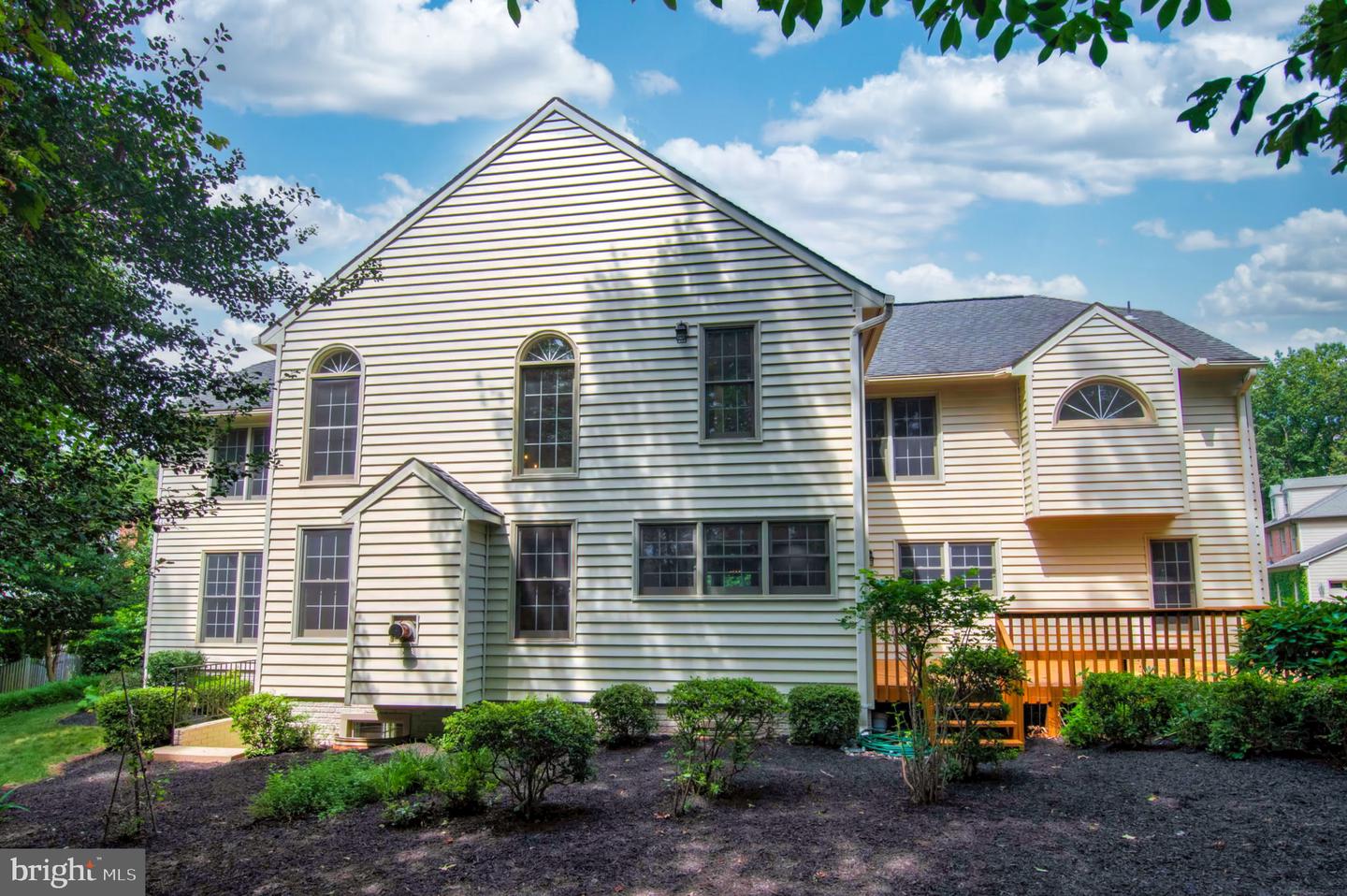 3270 WILLOW GLEN DR, HERNDON, Virginia 20171, 6 Bedrooms Bedrooms, ,4 BathroomsBathrooms,Residential,For sale,3270 WILLOW GLEN DR,VAFX2243476 MLS # VAFX2243476