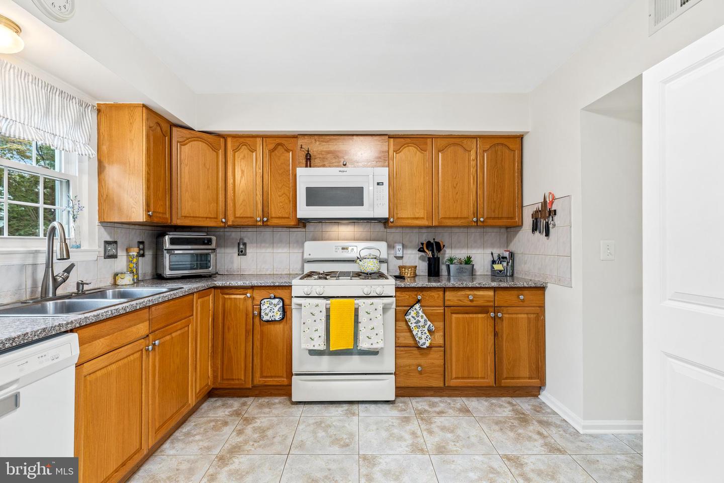 13410 WHALEY CT, HERNDON, Virginia 20171, 4 Bedrooms Bedrooms, ,2 BathroomsBathrooms,Residential,For sale,13410 WHALEY CT,VAFX2243894 MLS # VAFX2243894