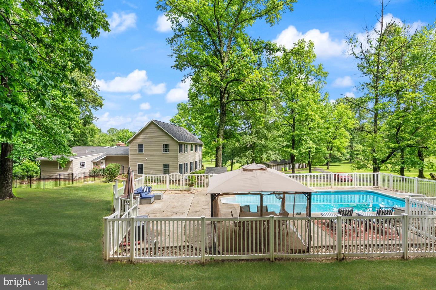 6612 BRIARCROFT ST, CLIFTON, Virginia 20124, 6 Bedrooms Bedrooms, ,5 BathroomsBathrooms,Residential,For sale,6612 BRIARCROFT ST,VAFX2244724 MLS # VAFX2244724