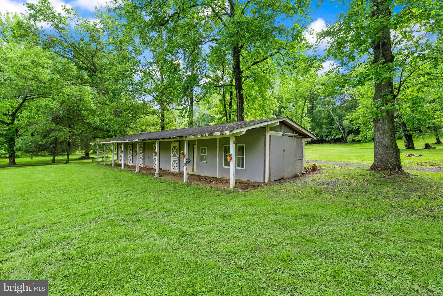 6612 BRIARCROFT ST, CLIFTON, Virginia 20124, 6 Bedrooms Bedrooms, ,5 BathroomsBathrooms,Residential,For sale,6612 BRIARCROFT ST,VAFX2244724 MLS # VAFX2244724