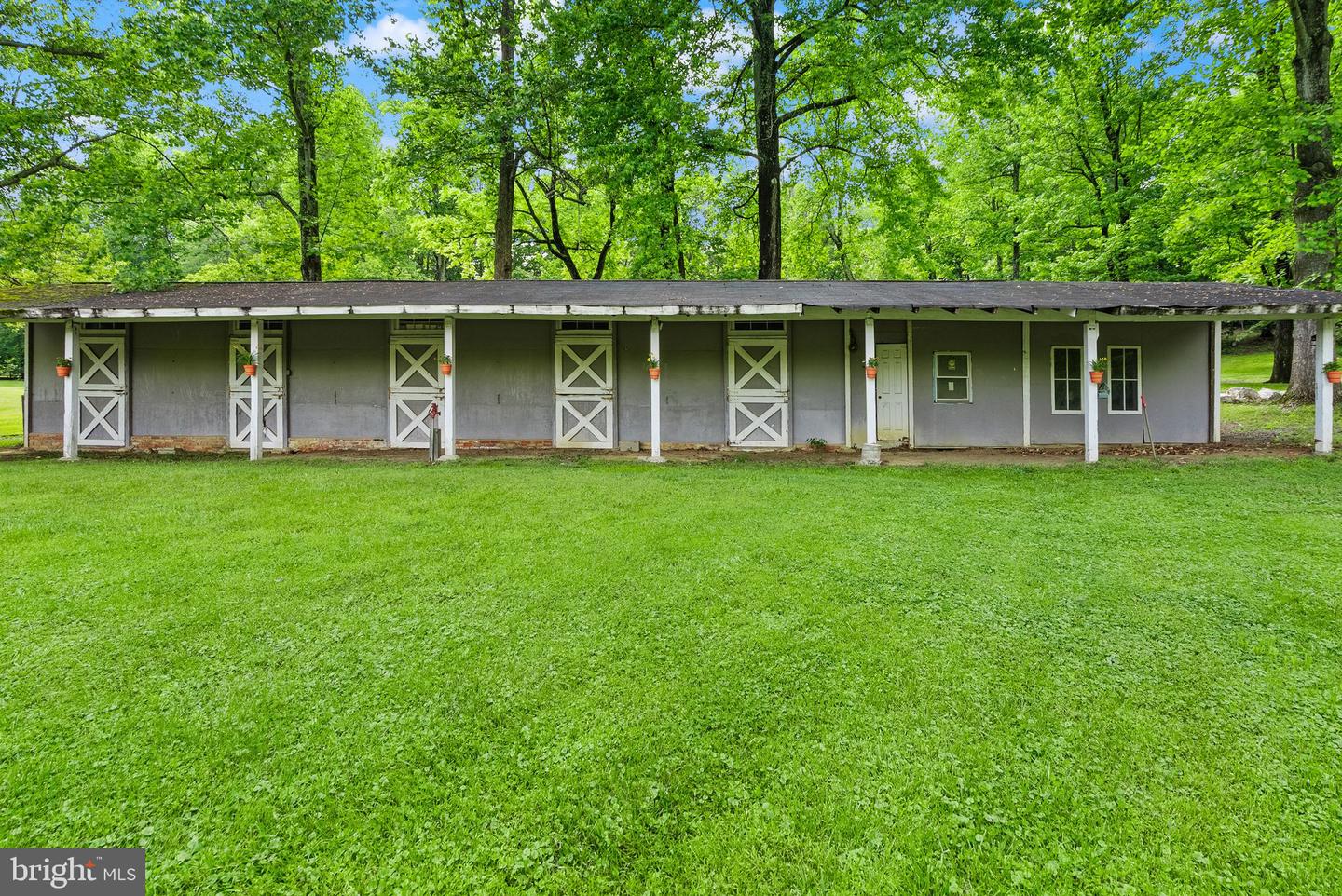 6612 BRIARCROFT ST, CLIFTON, Virginia 20124, 6 Bedrooms Bedrooms, ,5 BathroomsBathrooms,Residential,For sale,6612 BRIARCROFT ST,VAFX2244724 MLS # VAFX2244724