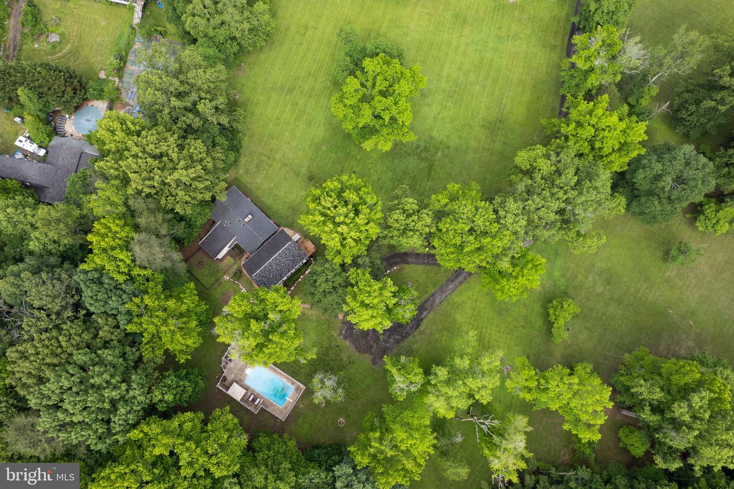 6612 BRIARCROFT ST, CLIFTON, Virginia 20124, 6 Bedrooms Bedrooms, ,5 BathroomsBathrooms,Residential,For sale,6612 BRIARCROFT ST,VAFX2244724 MLS # VAFX2244724