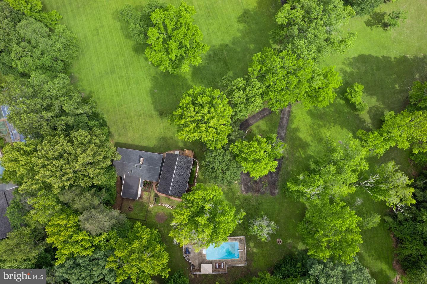 6612 BRIARCROFT ST, CLIFTON, Virginia 20124, 6 Bedrooms Bedrooms, ,5 BathroomsBathrooms,Residential,For sale,6612 BRIARCROFT ST,VAFX2244724 MLS # VAFX2244724