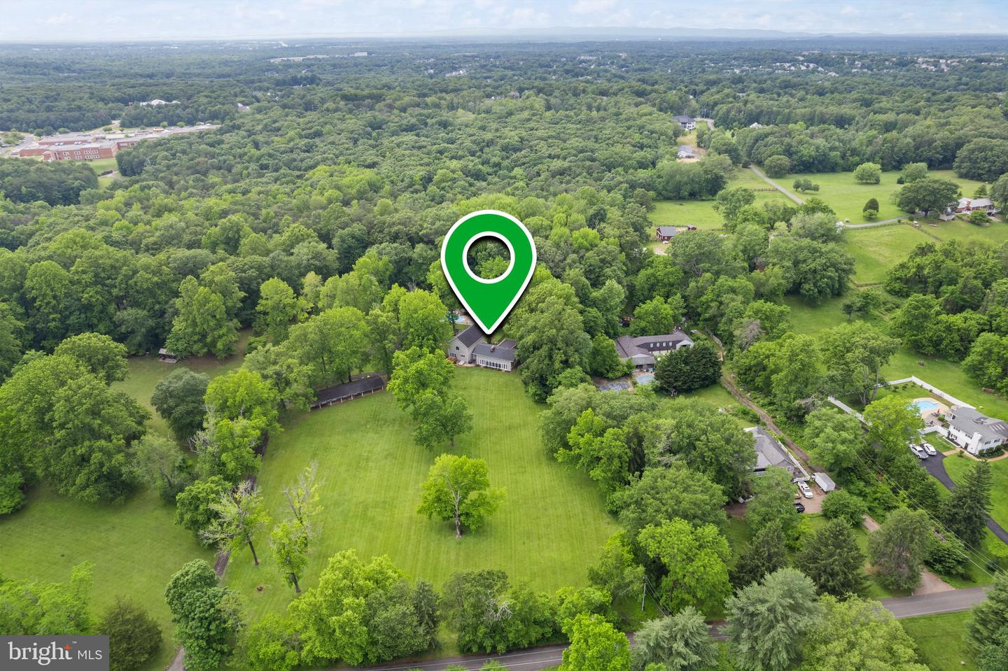 6612 BRIARCROFT ST, CLIFTON, Virginia 20124, 6 Bedrooms Bedrooms, ,5 BathroomsBathrooms,Residential,For sale,6612 BRIARCROFT ST,VAFX2244724 MLS # VAFX2244724
