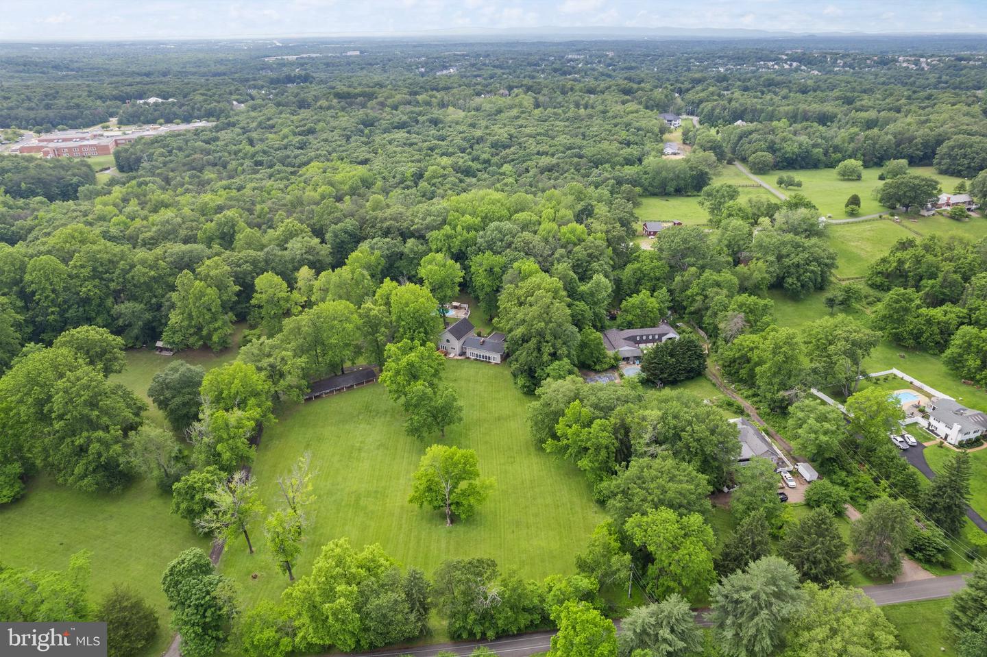 6612 BRIARCROFT ST, CLIFTON, Virginia 20124, 6 Bedrooms Bedrooms, ,5 BathroomsBathrooms,Residential,For sale,6612 BRIARCROFT ST,VAFX2244724 MLS # VAFX2244724