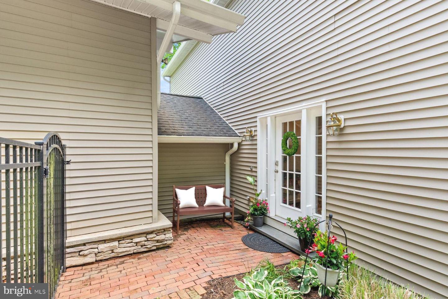6612 BRIARCROFT ST, CLIFTON, Virginia 20124, 6 Bedrooms Bedrooms, ,5 BathroomsBathrooms,Residential,For sale,6612 BRIARCROFT ST,VAFX2244724 MLS # VAFX2244724
