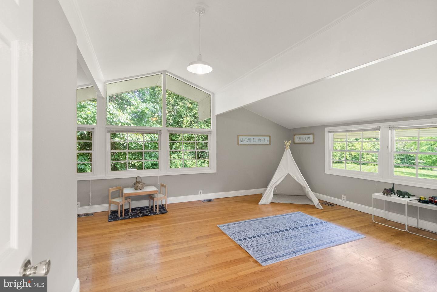 6612 BRIARCROFT ST, CLIFTON, Virginia 20124, 6 Bedrooms Bedrooms, ,5 BathroomsBathrooms,Residential,For sale,6612 BRIARCROFT ST,VAFX2244724 MLS # VAFX2244724