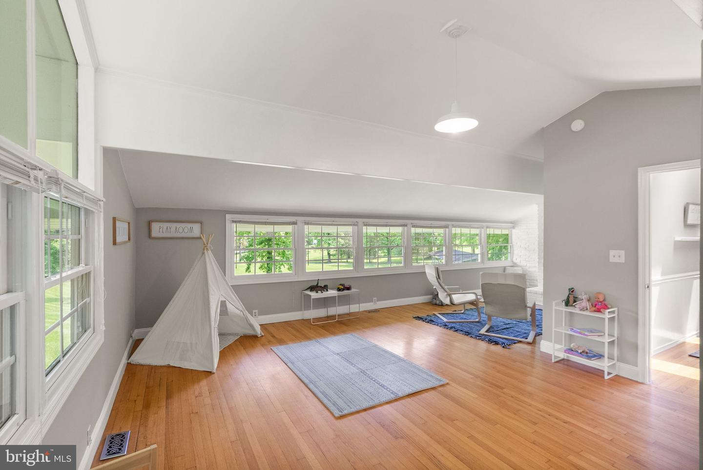 6612 BRIARCROFT ST, CLIFTON, Virginia 20124, 6 Bedrooms Bedrooms, ,5 BathroomsBathrooms,Residential,For sale,6612 BRIARCROFT ST,VAFX2244724 MLS # VAFX2244724