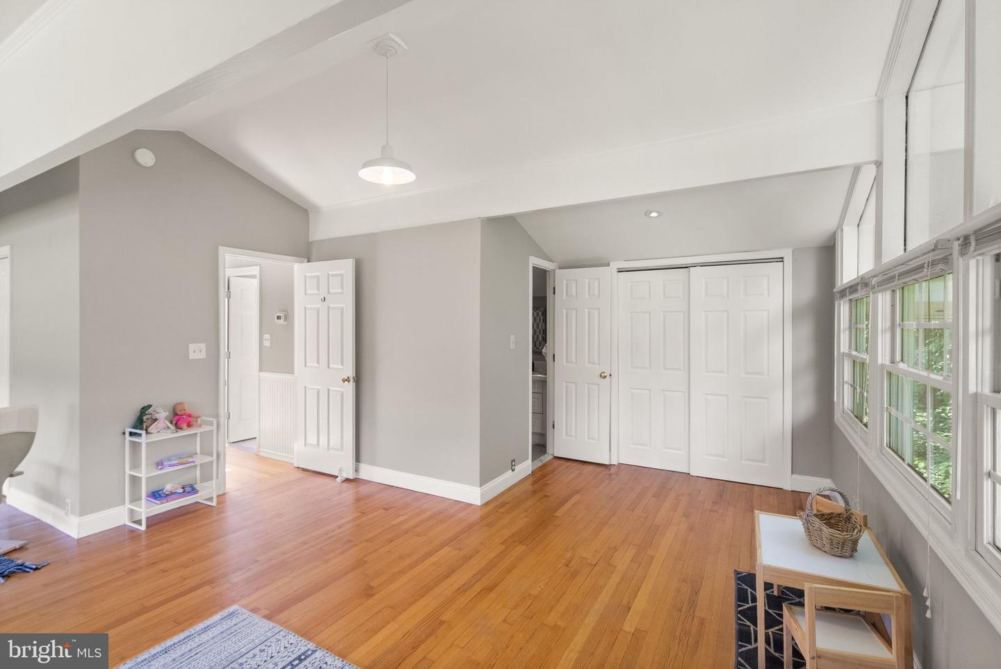 6612 BRIARCROFT ST, CLIFTON, Virginia 20124, 6 Bedrooms Bedrooms, ,5 BathroomsBathrooms,Residential,For sale,6612 BRIARCROFT ST,VAFX2244724 MLS # VAFX2244724