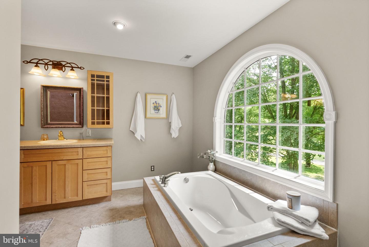 6612 BRIARCROFT ST, CLIFTON, Virginia 20124, 6 Bedrooms Bedrooms, ,5 BathroomsBathrooms,Residential,For sale,6612 BRIARCROFT ST,VAFX2244724 MLS # VAFX2244724