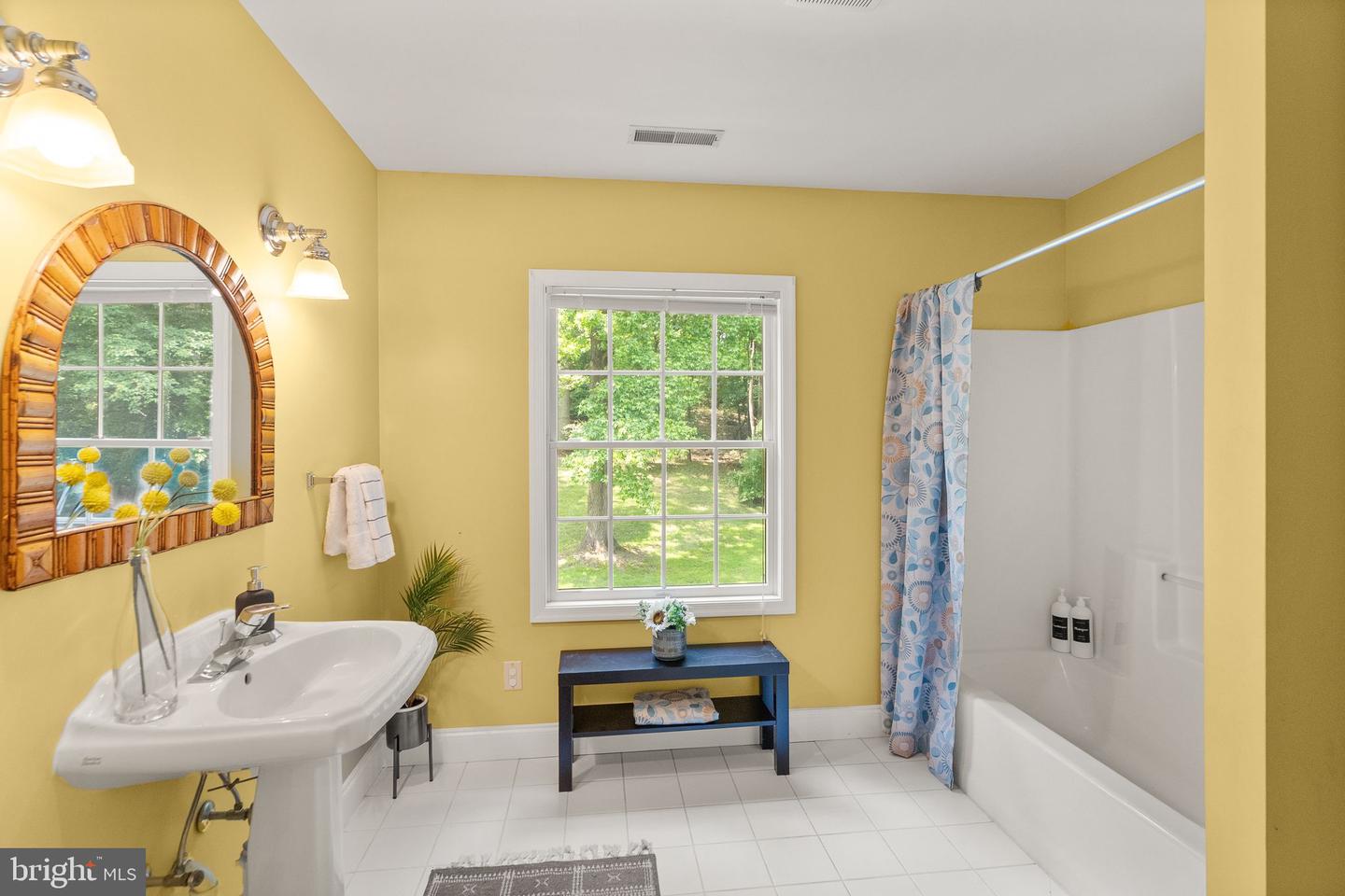 6612 BRIARCROFT ST, CLIFTON, Virginia 20124, 6 Bedrooms Bedrooms, ,5 BathroomsBathrooms,Residential,For sale,6612 BRIARCROFT ST,VAFX2244724 MLS # VAFX2244724