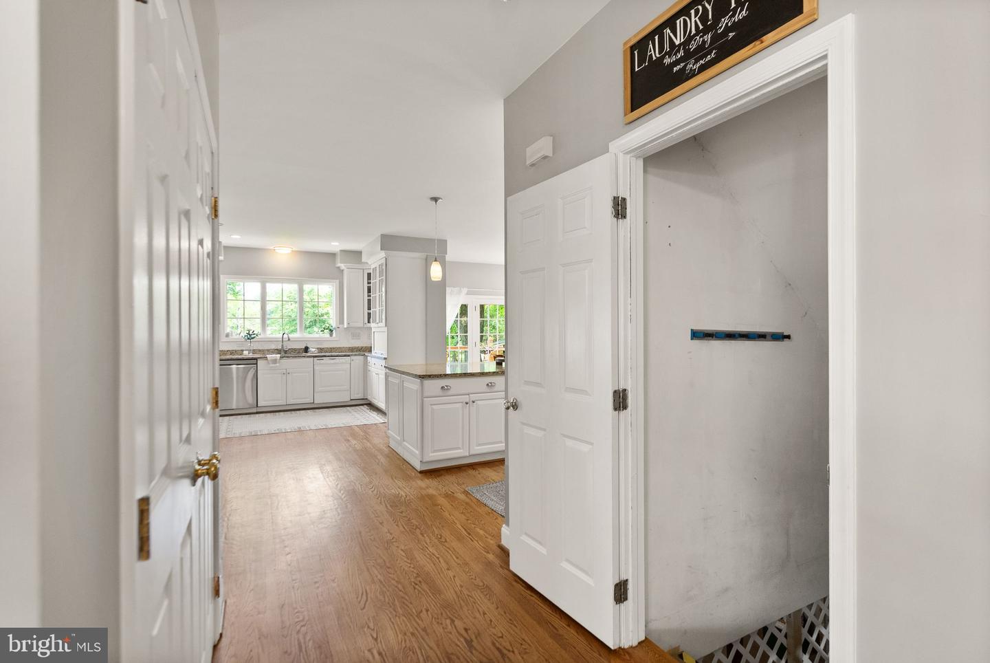 6612 BRIARCROFT ST, CLIFTON, Virginia 20124, 6 Bedrooms Bedrooms, ,5 BathroomsBathrooms,Residential,For sale,6612 BRIARCROFT ST,VAFX2244724 MLS # VAFX2244724