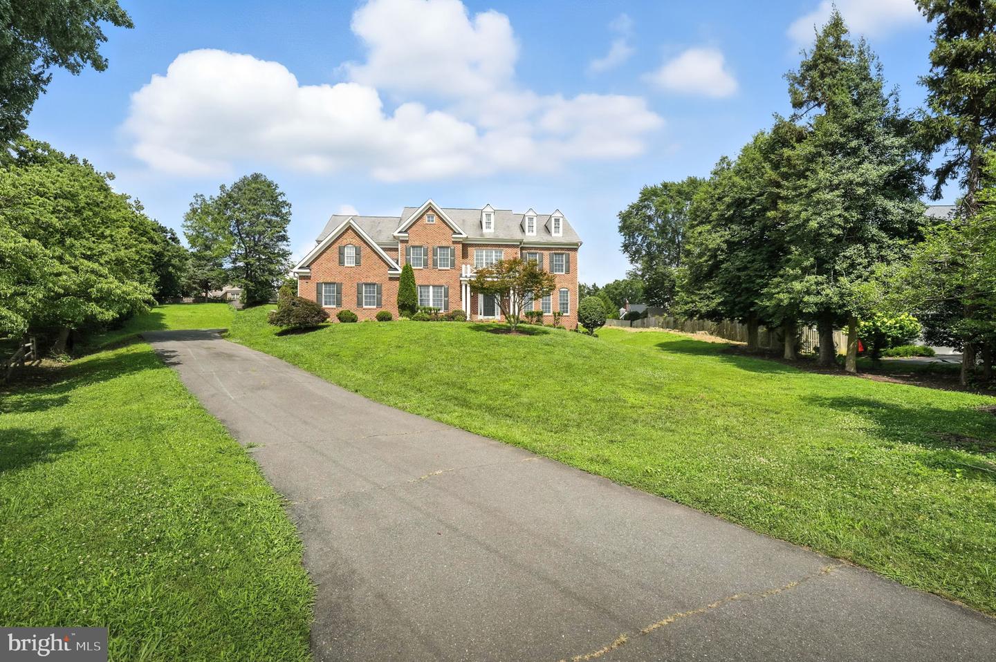 6634 BRAWNER ST, MCLEAN, Virginia 22101, 5 Bedrooms Bedrooms, ,4 BathroomsBathrooms,Residential,For sale,6634 BRAWNER ST,VAFX2244890 MLS # VAFX2244890
